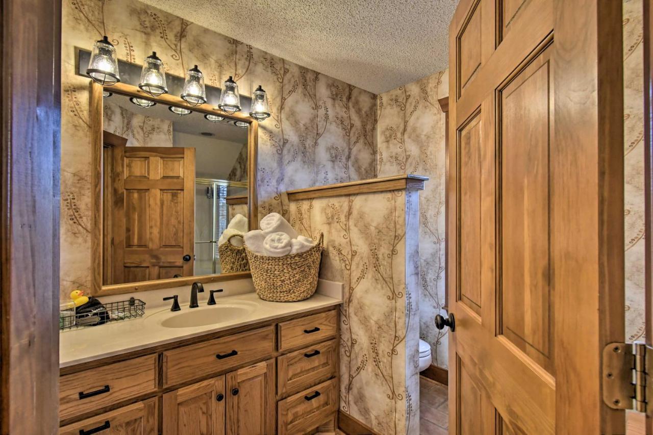 Hilltop Hot Springs Log Cabin With Hot Tub And Grill! Exterior photo